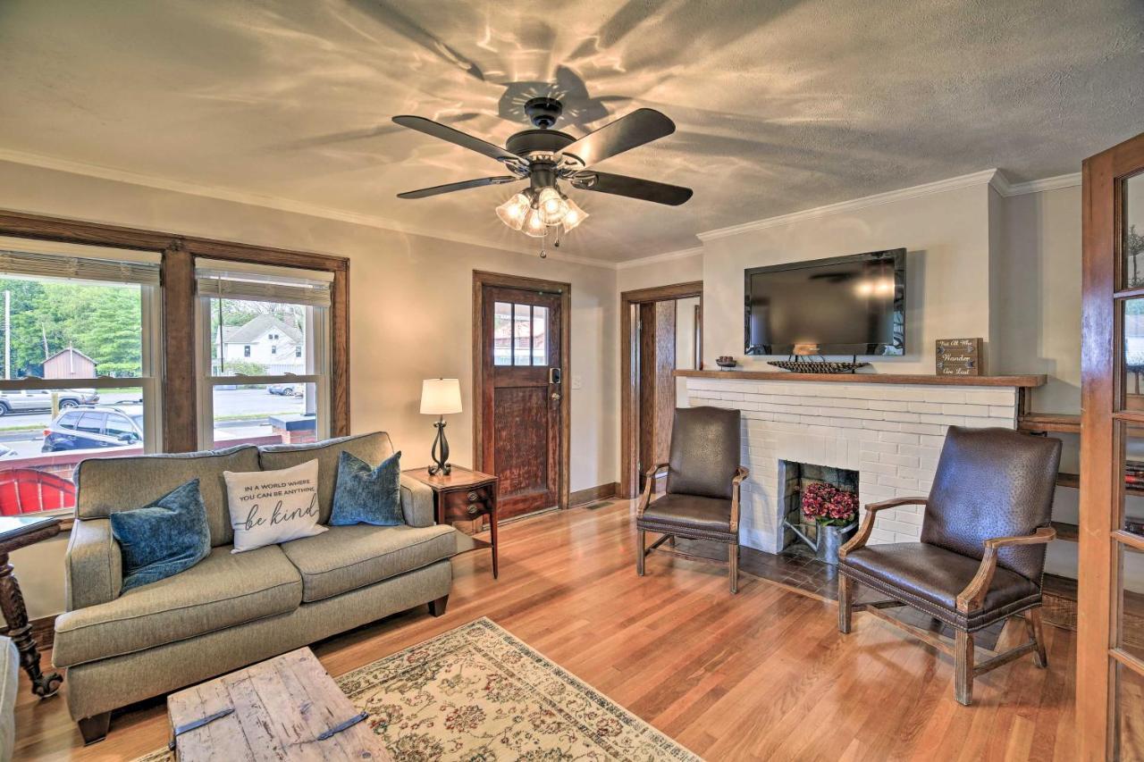 Central Damascus Home Walk To Creek And Parks! Exterior photo